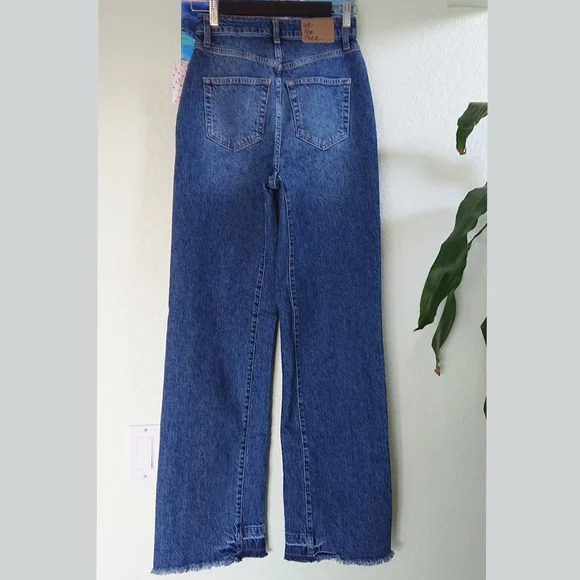 Free People Relaxed Straight Slouch Jeans Raw Hem - Picture 8 of 11